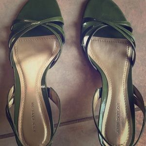 Ann Taylor kitten heel